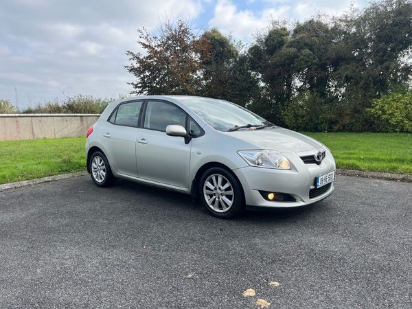 Toyota Auris Hatchback, Diesel, 2008, Silver