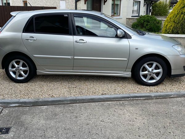 Toyota Corolla Hatchback, Petrol, 2006, Silver