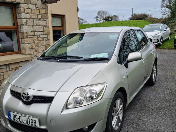 Toyota Auris Hatchback, Petrol, 2009, Silver