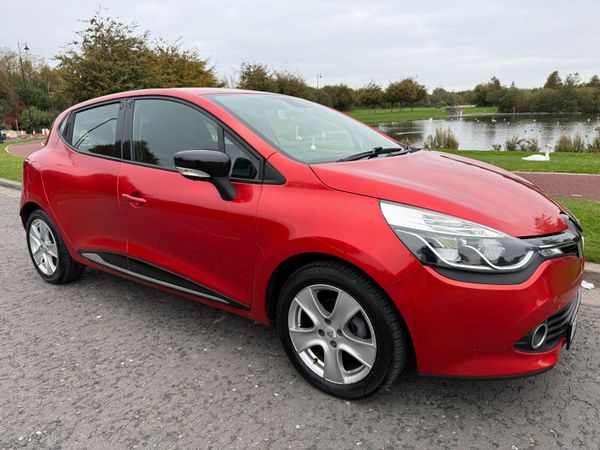 Renault Clio Hatchback, Petrol, 2016, Red