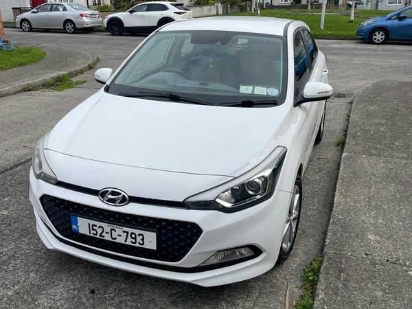 Hyundai i20 Hatchback, Petrol, 2015, White