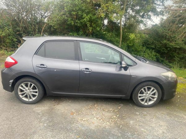 Toyota Auris Hatchback, Diesel, 2011, Grey