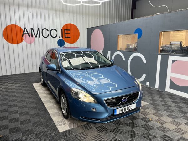 Volvo V40 Hatchback, Petrol, 2015, Blue