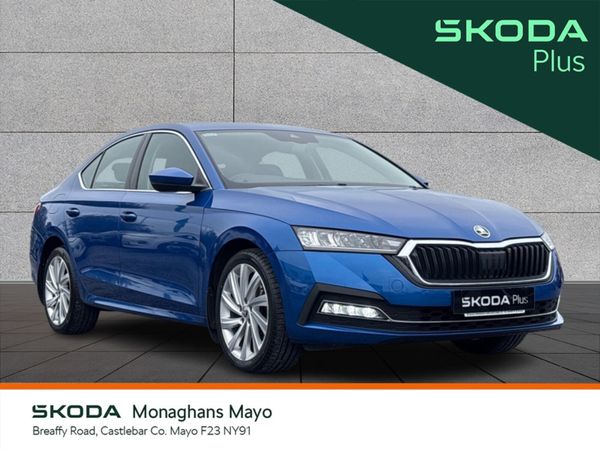 Skoda Octavia Hatchback, Petrol, 2022, Blue