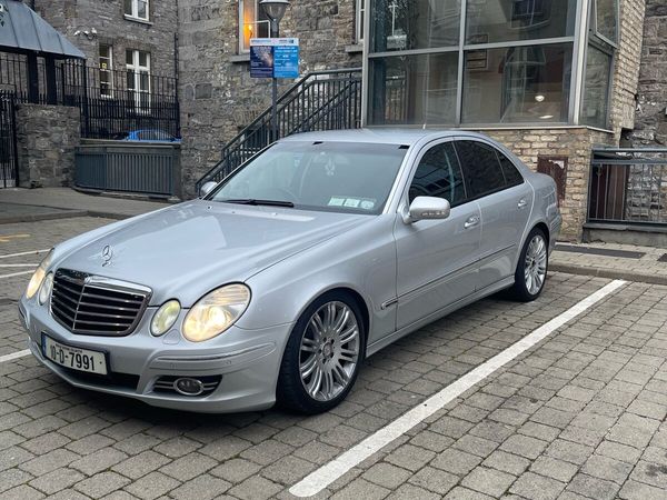 Mercedes-Benz E-Class Saloon, Diesel, 2010, Silver