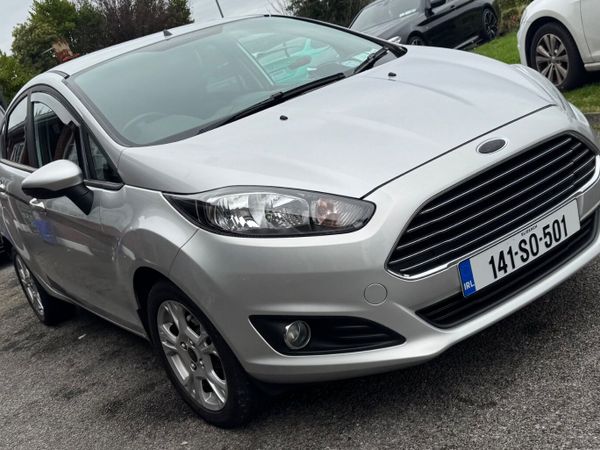 Ford Fiesta Hatchback, Petrol, 2014, Silver