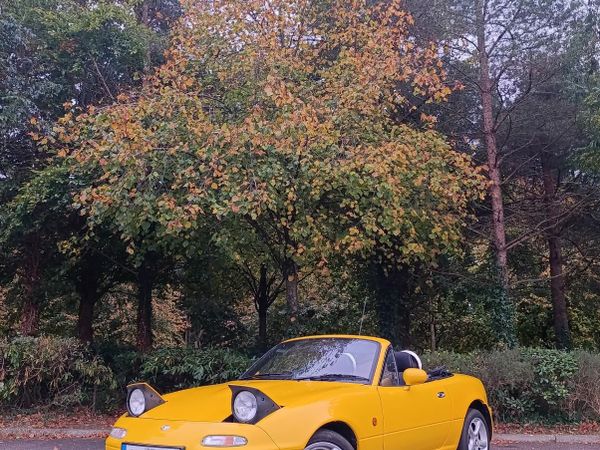 Mazda MX-5 Convertible, Petrol, 1995, Yellow