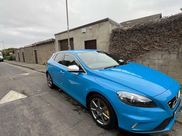 Volvo V40 Hatchback, Diesel, 2014, Blue