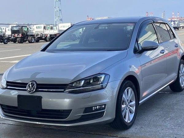 Volkswagen Golf , Petrol, 2015, Silver