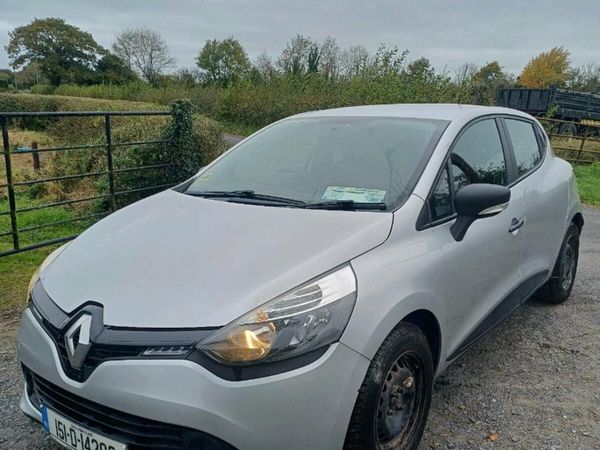 Renault Clio Hatchback, Petrol, 2015, Silver