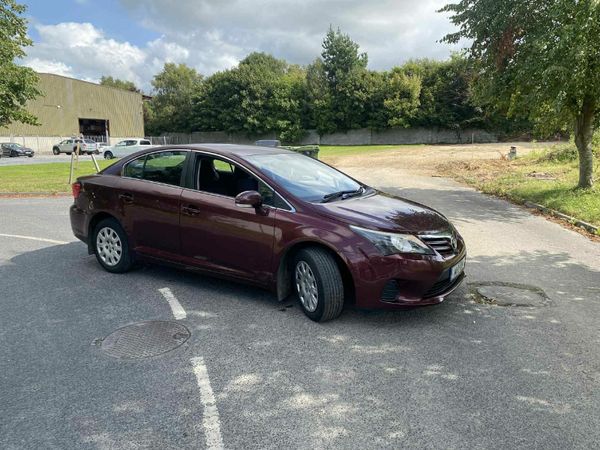 Toyota Avensis Saloon, Diesel, 2014, Red