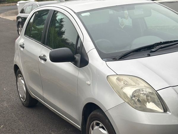 Toyota Yaris Hatchback, Petrol, 2007, Silver