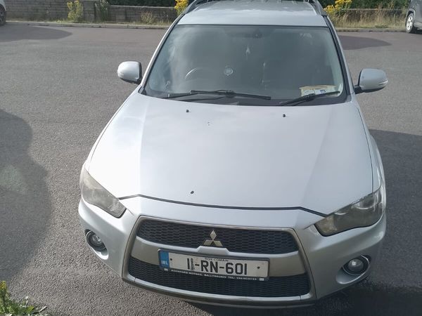 Mitsubishi Outlander SUV, Diesel, 2011, Silver