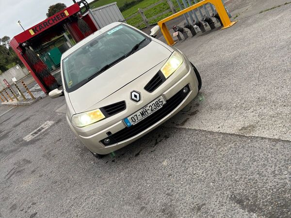 Renault Megane Saloon, Petrol, 2007, Yellow