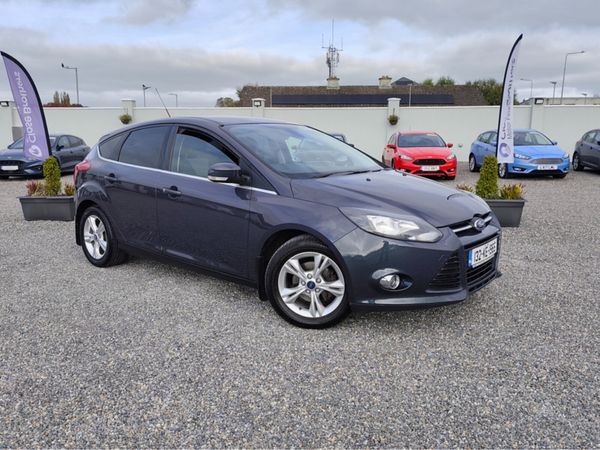 Ford Focus Hatchback, Petrol, 2013, Grey