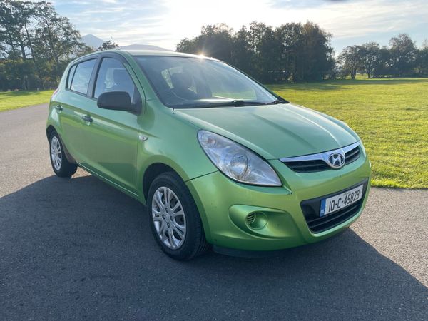 Hyundai i20 Hatchback, Petrol, 2010, Green