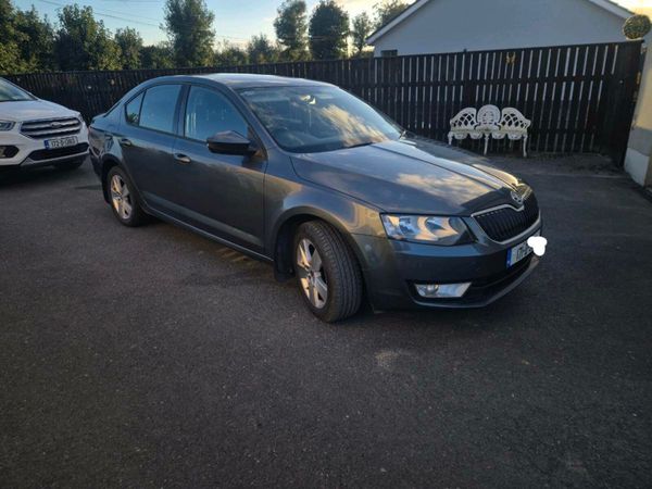 Skoda Octavia Saloon, Diesel, 2017, Grey