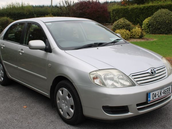 Toyota Corolla Saloon, Petrol, 2004, Silver
