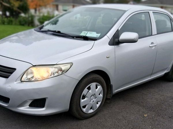 Toyota Corolla Saloon, Diesel, 2010, Silver