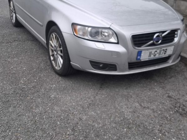 Volvo V50 Estate, Diesel, 2011, Silver