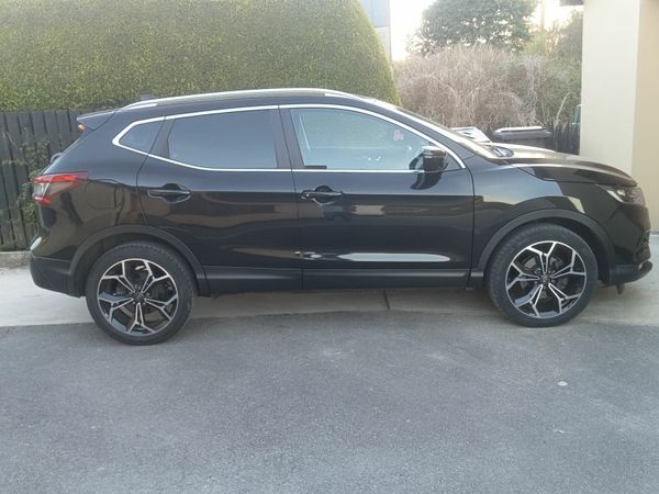 Nissan Qashqai Hatchback, Diesel, 2018, Black