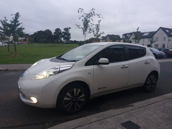 Nissan Leaf Hatchback, Electric, 2015, White