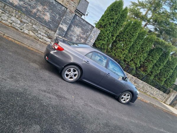 Toyota Corolla Saloon, Diesel, 2012, Grey