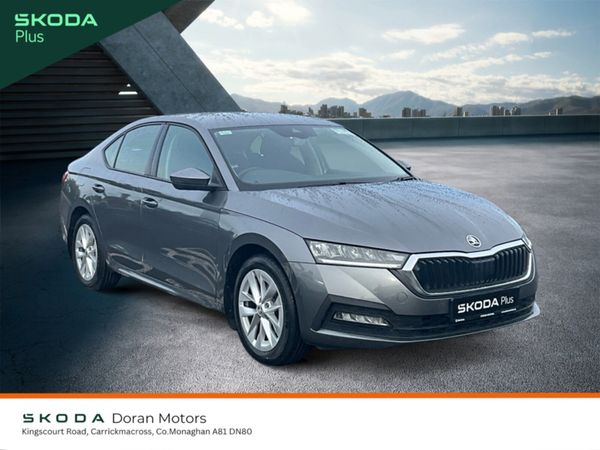 Skoda Octavia Hatchback, Petrol, 2023, Grey