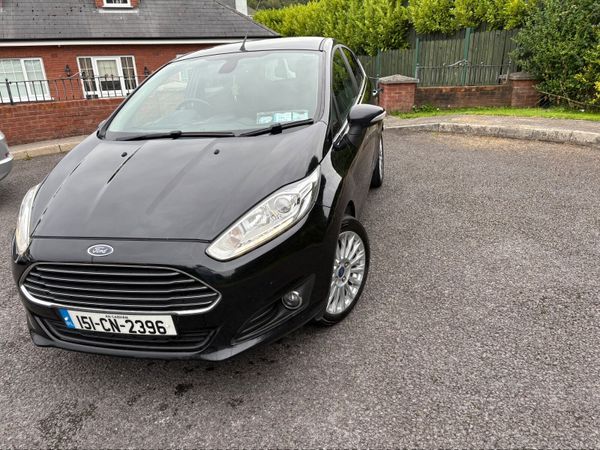 Ford Fiesta Hatchback, Petrol, 2015, Black
