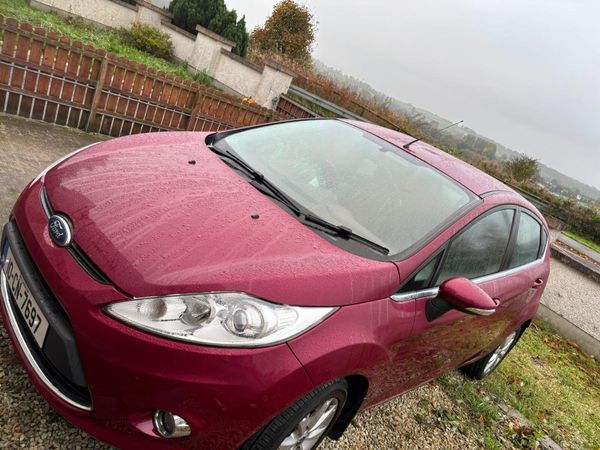 Ford Fiesta Hatchback, Petrol, 2010, Red