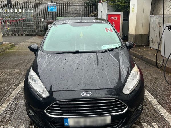 Ford Fiesta Hatchback, Petrol, 2014, Black