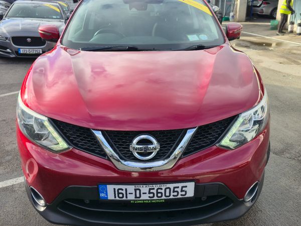 Nissan Qashqai Hatchback, Petrol, 2016, Red
