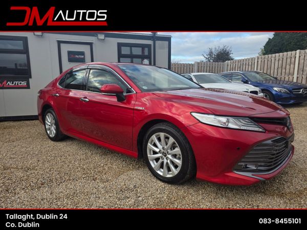 Toyota Camry Saloon, Petrol Hybrid, 2017, Red