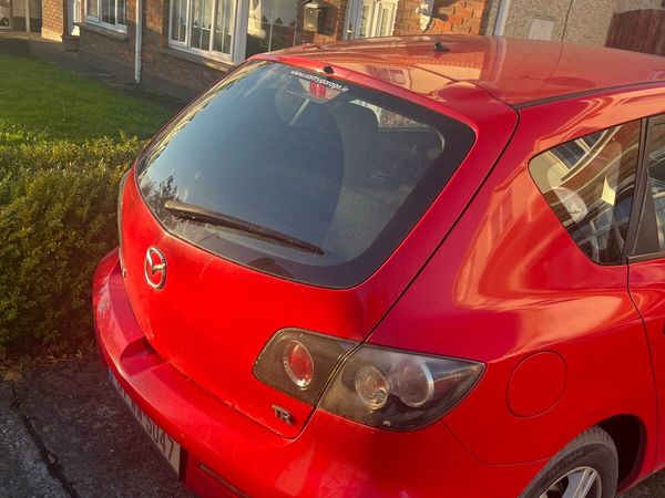 Mazda Mazda3 Hatchback, Petrol, 2007, Red