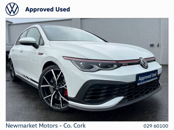 Volkswagen Golf Estate, Petrol, 2023, White