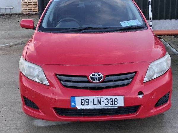 Toyota Corolla Saloon, Petrol, 2009, Red