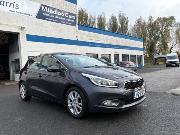 Kia Ceed Hatchback, Diesel, 2014, Silver