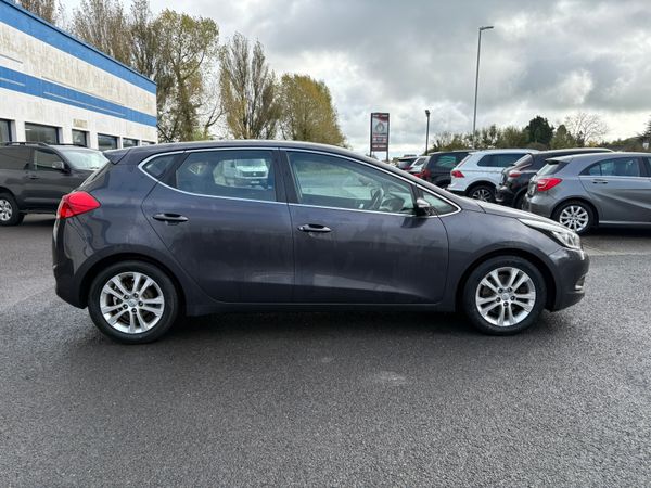 Kia Ceed Hatchback, Diesel, 2014, Silver