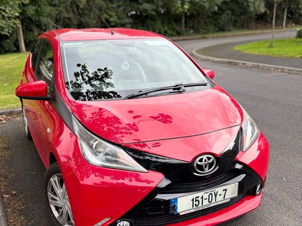 Toyota Aygo Hatchback, Petrol, 2015, Red