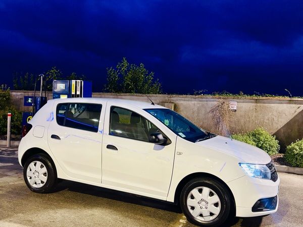 Dacia Sandero Hatchback, Petrol, 2017, White
