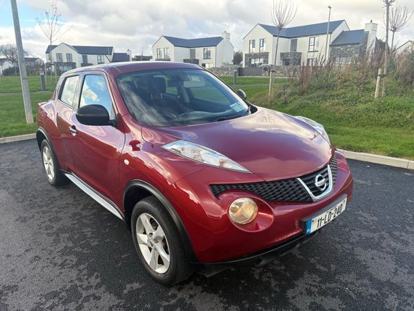 Nissan Juke SUV, Petrol, 2011, Red