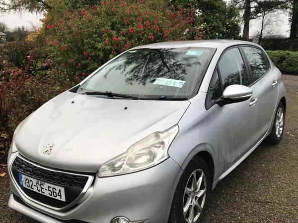 Peugeot 208 Hatchback, Diesel, 2013, Silver
