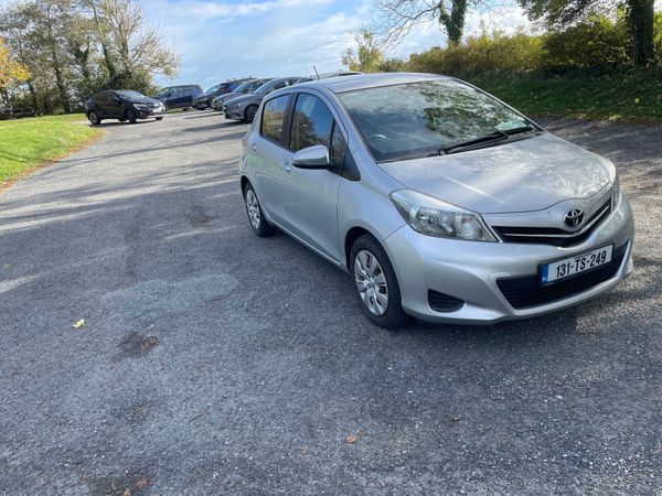 Toyota Yaris Hatchback, Petrol, 2013, Silver