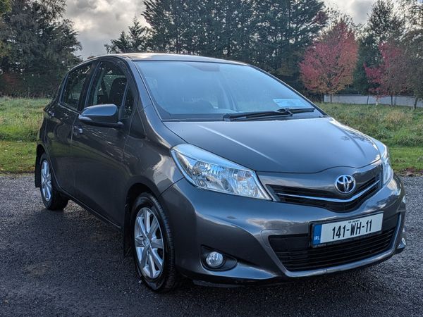 Toyota Yaris Hatchback, Petrol, 2014, Grey