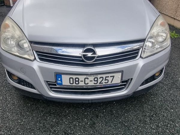 Opel Astra Hatchback, Petrol, 2008, Silver