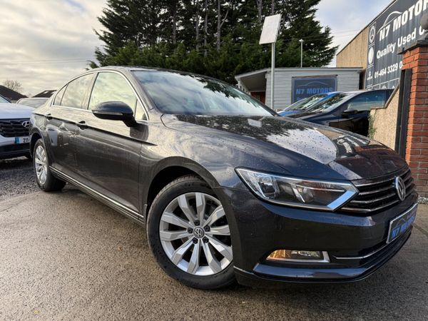 Volkswagen Passat Saloon, Diesel, 2019, Grey