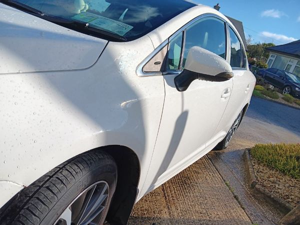 Toyota Avensis Saloon, Diesel, 2017, White
