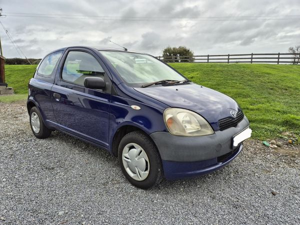 Toyota Yaris Hatchback, Petrol, 2000, Blue