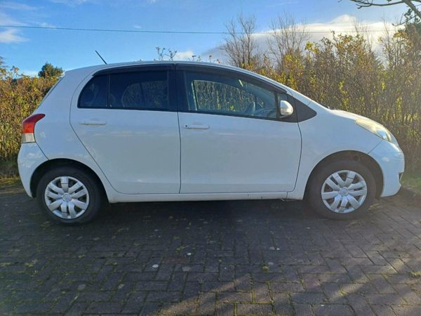 Toyota Vitz Hatchback, Petrol, 2009, White