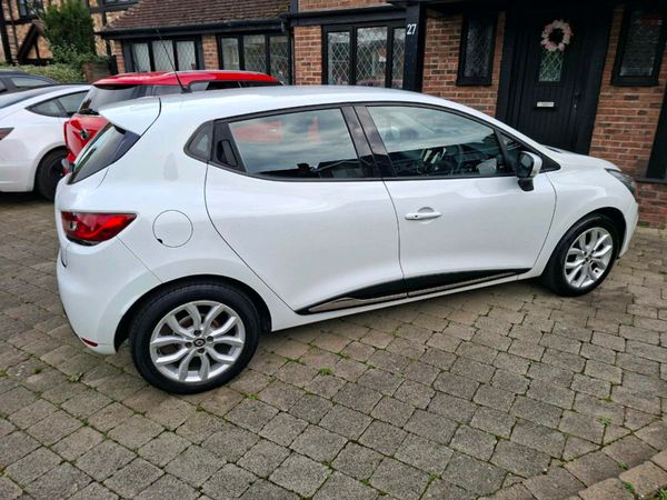 Renault Clio Hatchback, Petrol, 2018, White